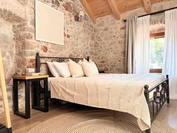 3-Bedroom Villa in Vrbanj for Up to 8 Guests