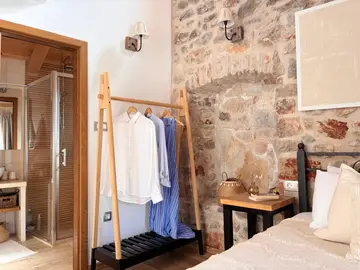 3-Bedroom Villa in Vrbanj for Up to 8 Guests