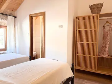 3-Bedroom Villa in Vrbanj for Up to 8 Guests