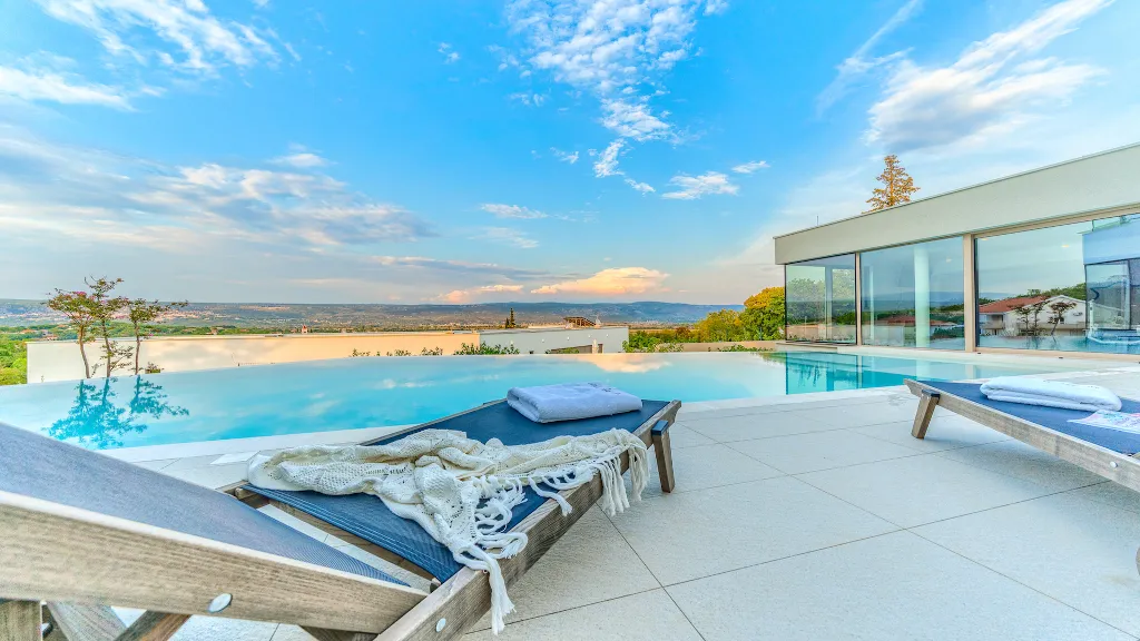 Heated Pool Villa with Spa and Tennis in Zmijavci