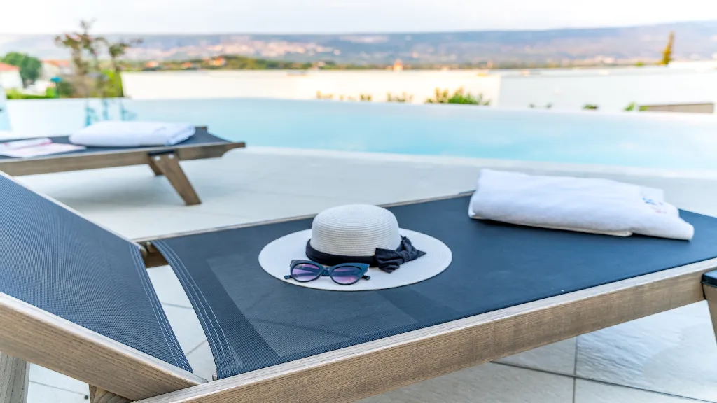 Heated Pool Villa with Spa and Tennis in Zmijavci