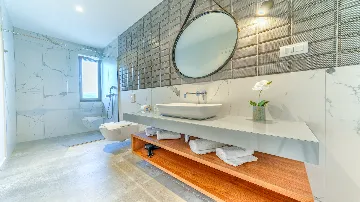 Heated Pool Villa with Spa and Tennis in Zmijavci