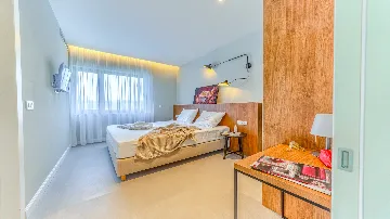 Heated Pool Villa with Spa and Tennis in Zmijavci