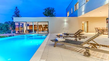 Heated Pool Villa with Spa and Tennis in Zmijavci