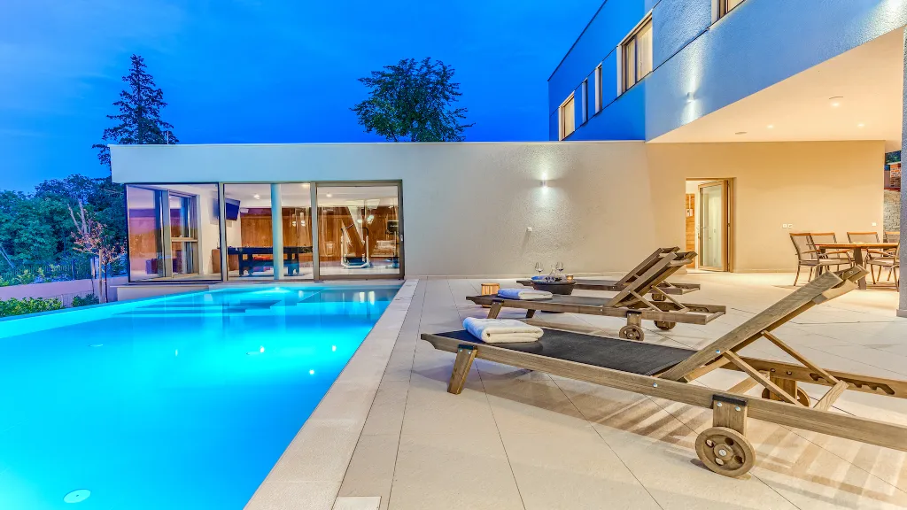 Heated Pool Villa with Spa and Tennis in Zmijavci