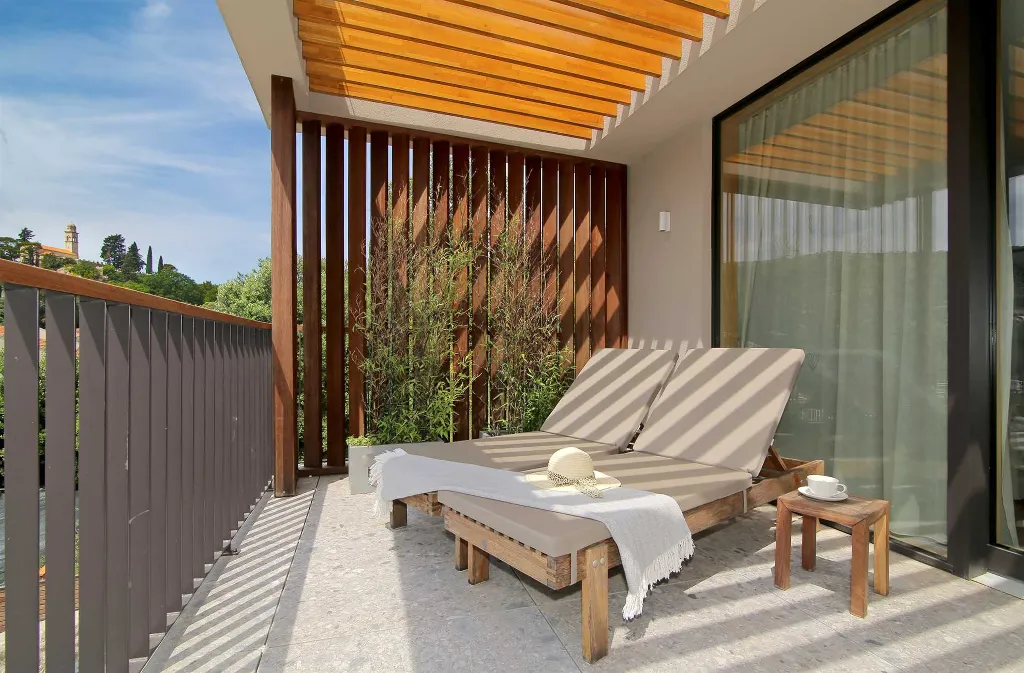Villa in Rozat with Spa, Pool & Adriatic Views