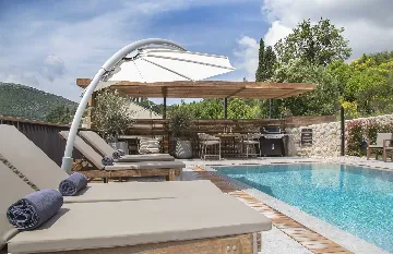 Villa in Rozat with Spa, Pool & Adriatic Views