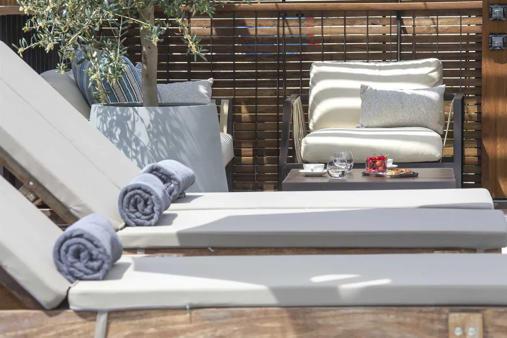 Villa in Rozat with Spa, Pool & Adriatic Views