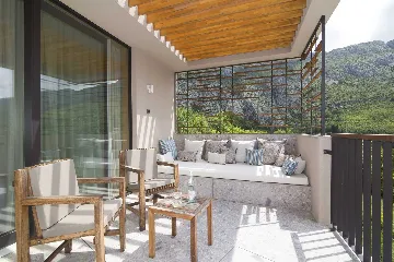 Villa in Rozat with Spa, Pool & Adriatic Views