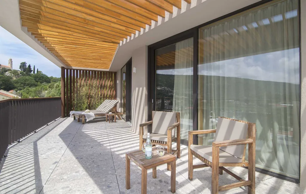 Villa in Rozat with Spa, Pool & Adriatic Views