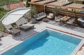 Villa in Rozat with Spa, Pool & Adriatic Views