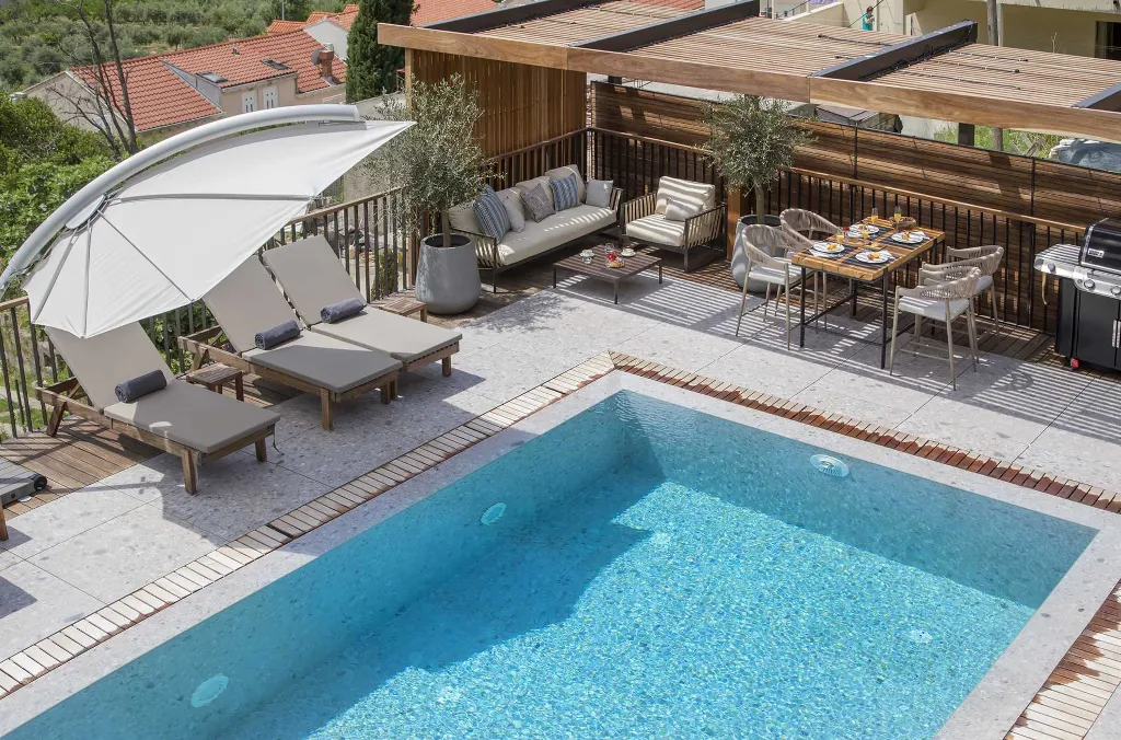Villa in Rozat with Spa, Pool & Adriatic Views
