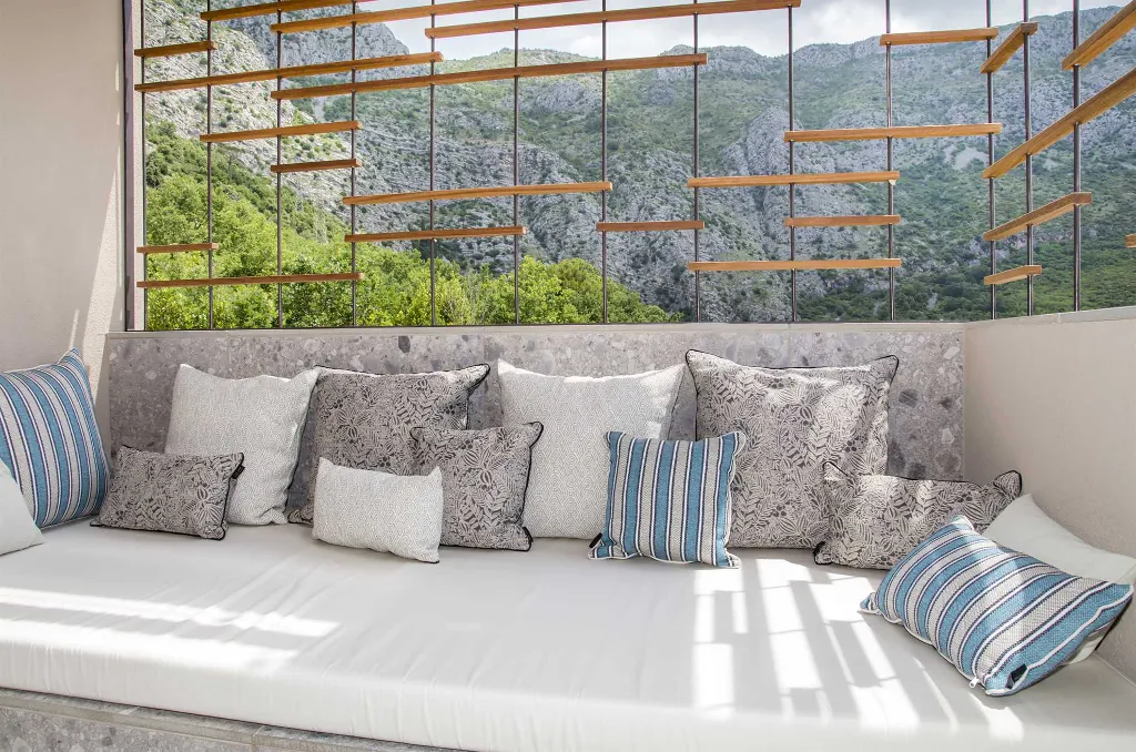 Villa in Rozat with Spa, Pool & Adriatic Views
