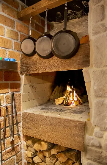 Villa in Rozat with Spa, Pool & Adriatic Views