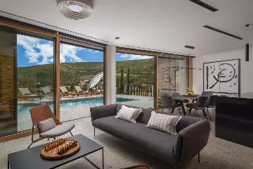 Villa in Rozat with Spa, Pool & Adriatic Views