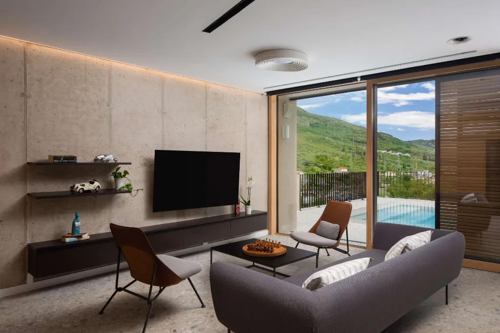 Villa in Rozat with Spa, Pool & Adriatic Views