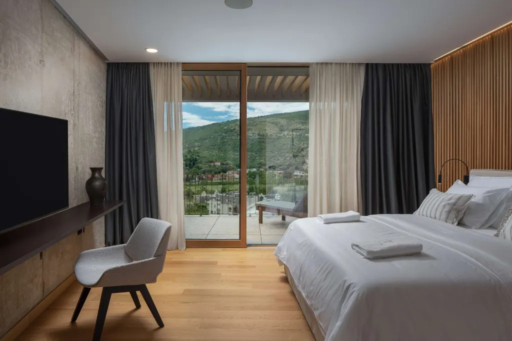 Villa in Rozat with Spa, Pool & Adriatic Views