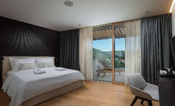 Villa in Rozat with Spa, Pool & Adriatic Views