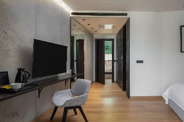 Villa in Rozat with Spa, Pool & Adriatic Views