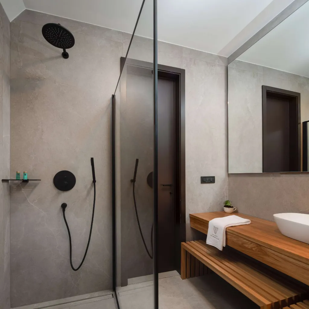 Villa in Rozat with Spa, Pool & Adriatic Views