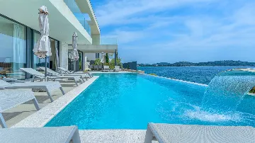 Rogoznica 5-Bedroom Villa for 10 Guests