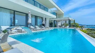 Rogoznica 5-Bedroom Villa for 10 Guests