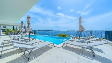 Rogoznica 5-Bedroom Villa for 10 Guests