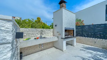 Rogoznica 5-Bedroom Villa for 10 Guests