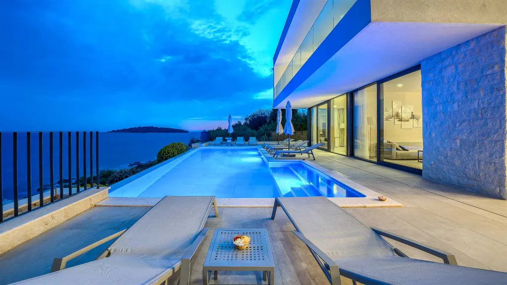 Rogoznica 5-Bedroom Villa for 10 Guests