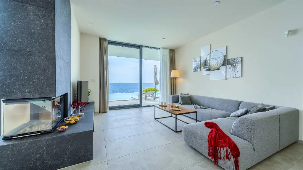 Rogoznica 5-Bedroom Villa for 10 Guests