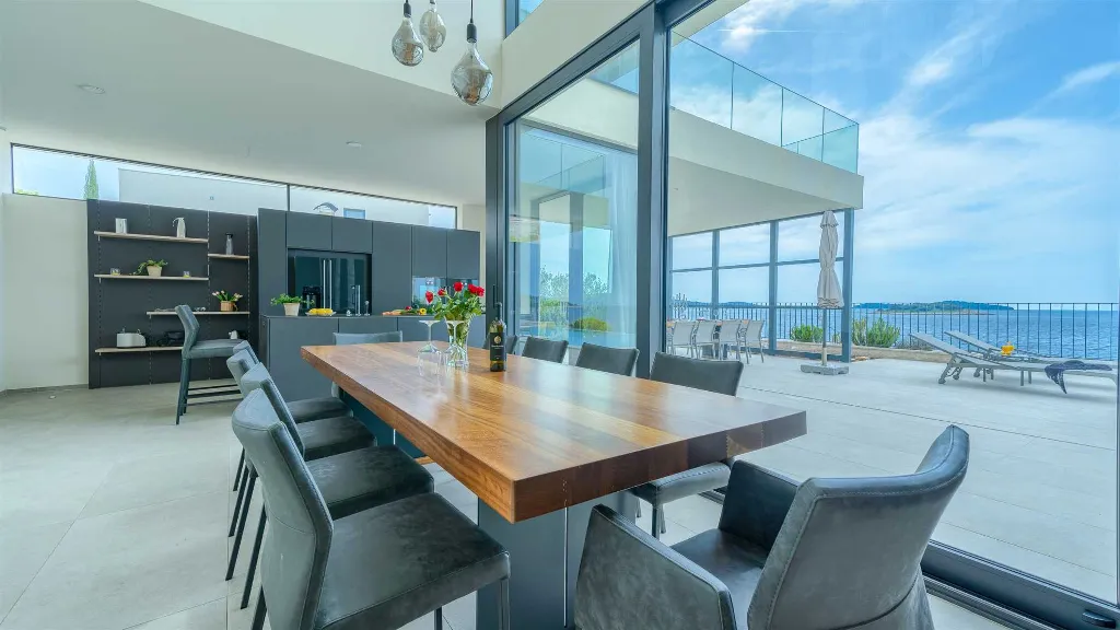 Rogoznica 5-Bedroom Villa for 10 Guests