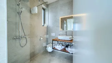 Rogoznica 5-Bedroom Villa for 10 Guests