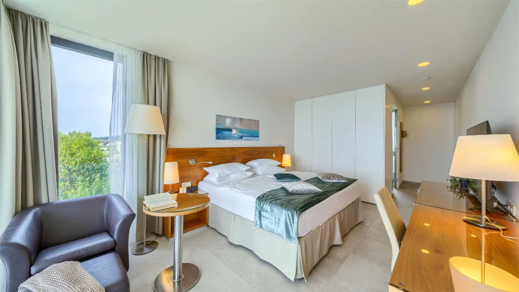 Rogoznica 5-Bedroom Villa for 10 Guests