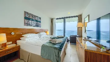 Rogoznica 5-Bedroom Villa for 10 Guests