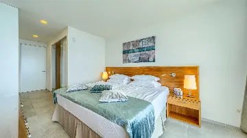 Rogoznica 5-Bedroom Villa for 10 Guests