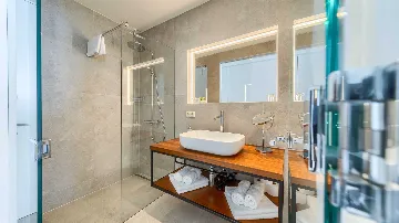 Rogoznica 5-Bedroom Villa for 10 Guests