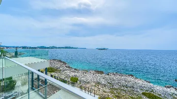 Rogoznica 5-Bedroom Villa for 10 Guests