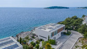 Rogoznica 5-Bedroom Villa for 10 Guests