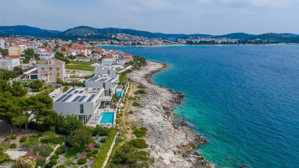 Rogoznica 5-Bedroom Villa for 10 Guests