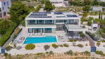 Rogoznica 5-Bedroom Villa for 10 Guests