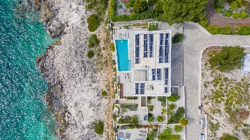 Rogoznica 5-Bedroom Villa for 10 Guests