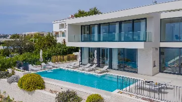 Rogoznica 5-Bedroom Villa for 10 Guests