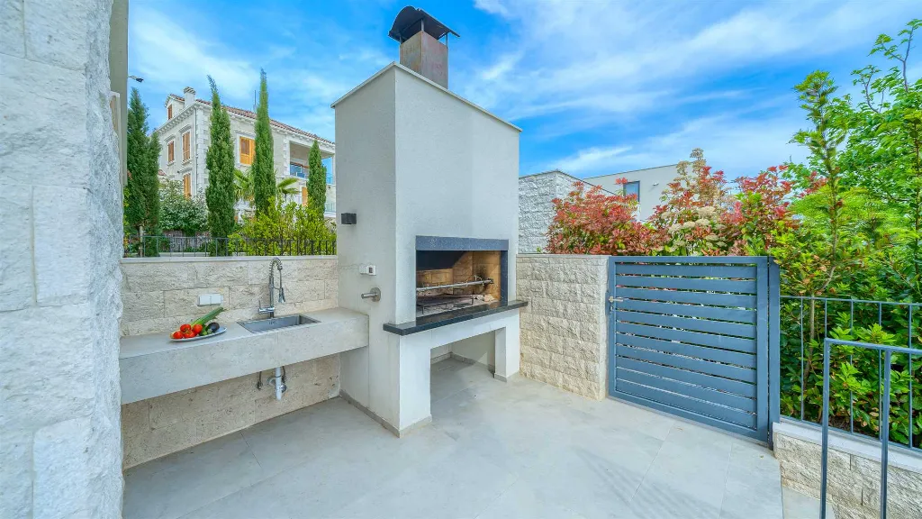 Rogoznica 5-Bedroom Villa with Heated Pool
