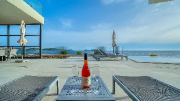 Rogoznica 5-Bedroom Villa for Up to 10 Guests