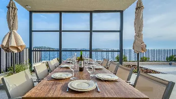 Rogoznica 5-Bedroom Villa for Up to 10 Guests