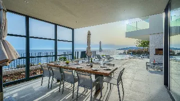 Rogoznica 5-Bedroom Villa for Up to 10 Guests