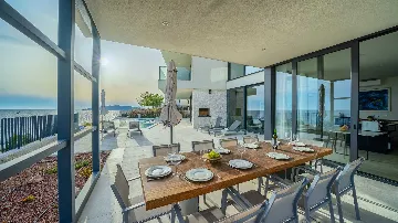 Rogoznica 5-Bedroom Villa for Up to 10 Guests