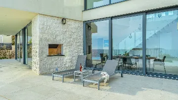 Rogoznica 5-Bedroom Villa for Up to 10 Guests