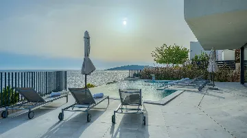 Rogoznica 5-Bedroom Villa for Up to 10 Guests