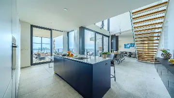 Rogoznica 5-Bedroom Villa for Up to 10 Guests